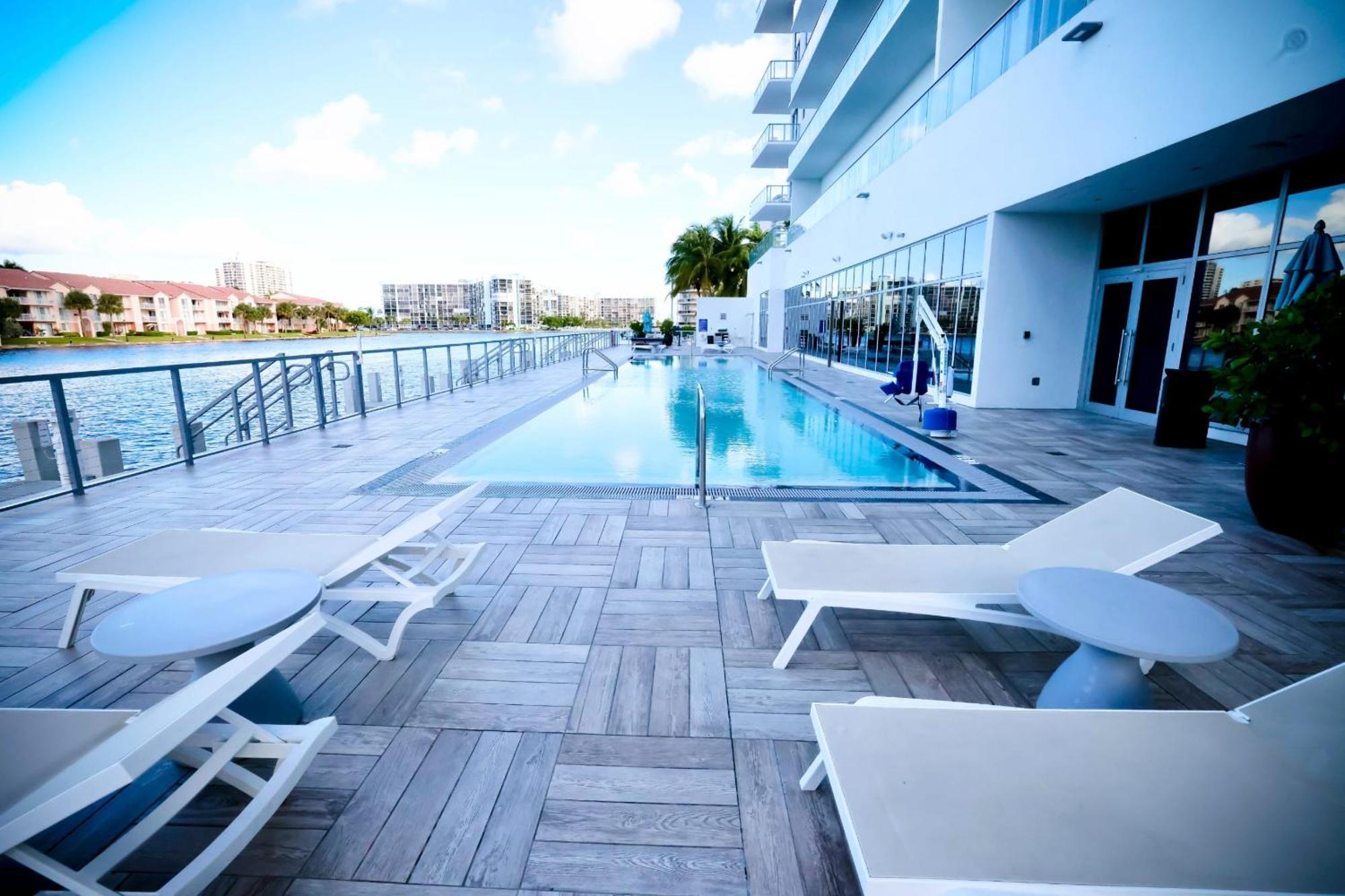 Diamond In The Sky Villa Hollywood Exterior photo