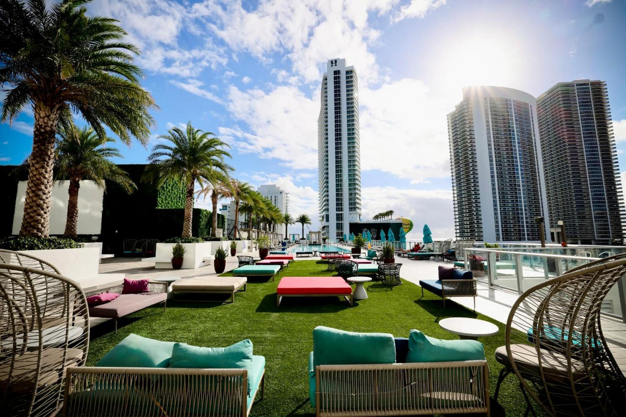 Diamond In The Sky Villa Hollywood Exterior photo